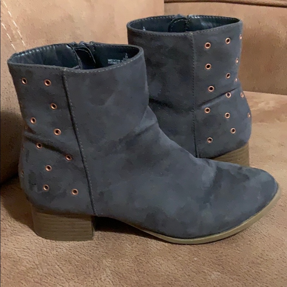 Girls boots